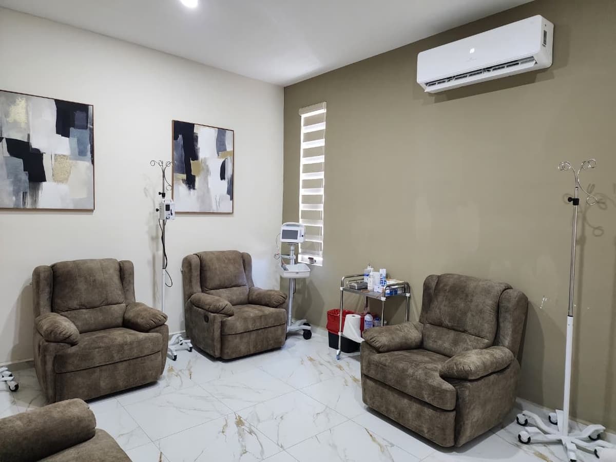 Sala de infusión con sillones individuales
